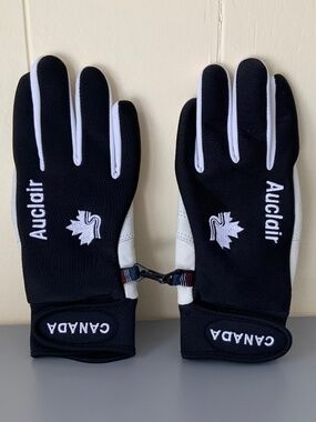Auclair women’s ski gloves, size medium-large, colour black / cream / white